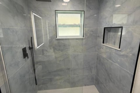 Villa ou maison à vendre à Miami, Floride: 3 chambres, 118.17 m2 № 1991098 - photo 20