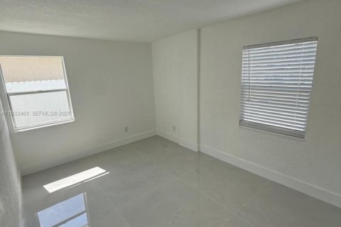 Villa ou maison à vendre à Miami, Floride: 3 chambres, 118.17 m2 № 1991098 - photo 30