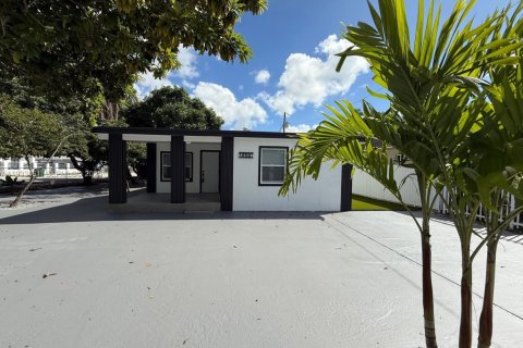 Villa ou maison à vendre à Miami, Floride: 3 chambres, 118.17 m2 № 1991098 - photo 3