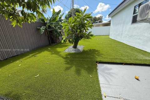 Villa ou maison à vendre à Miami, Floride: 3 chambres, 118.17 m2 № 1991098 - photo 15