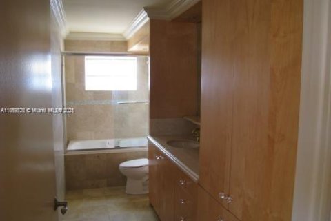 Condo in North Bay Village, Florida, 1 bedroom  № 1779872 - photo 5