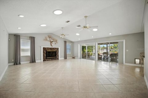 House in Palm Coast, Florida 4 bedrooms, 251.3 sq.m. № 1801571 - photo 10