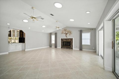 House in Palm Coast, Florida 4 bedrooms, 251.3 sq.m. № 1801571 - photo 11