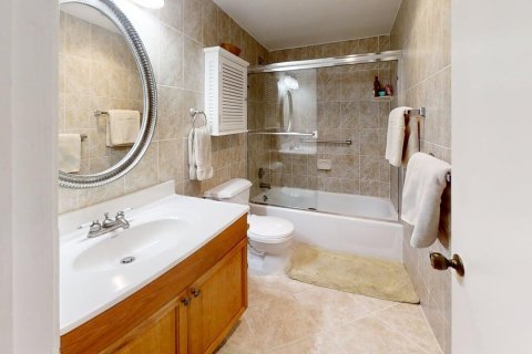 Condo in Boca Raton, Florida, 2 bedrooms  № 2189896 - photo 13
