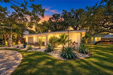 Villa ou maison à Palm Harbor, Floride 2 chambres, 114.27 m2 № 2410187