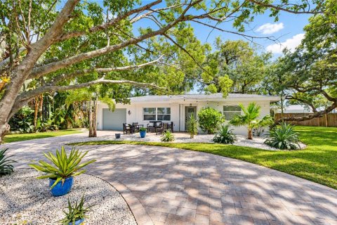 Villa ou maison à vendre à Palm Harbor, Floride: 2 chambres, 114.27 m2 № 2410187 - photo 2