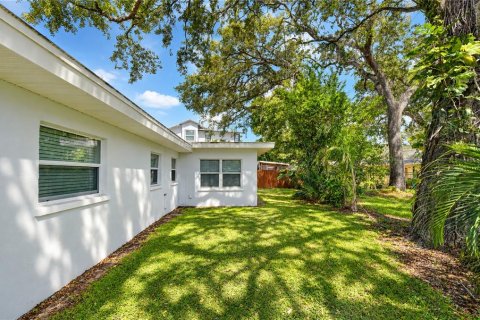 Villa ou maison à vendre à Palm Harbor, Floride: 2 chambres, 114.27 m2 № 2410187 - photo 16
