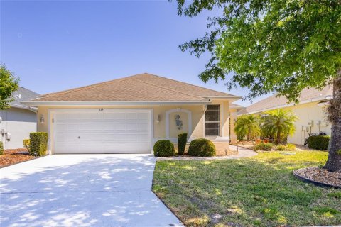 House in Palm Coast, Florida 3 bedrooms, 163.51 sq.m. № 1659328 - photo 1