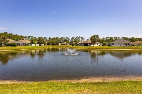 House in Palm Coast, Florida 3 bedrooms, 163.51 sq.m. № 1659328 - photo 3