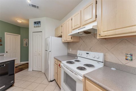 Condo in Kissimmee, Florida, 2 bedrooms  № 1619081 - photo 9