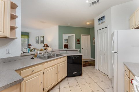 Condo in Kissimmee, Florida, 2 bedrooms  № 1619081 - photo 8