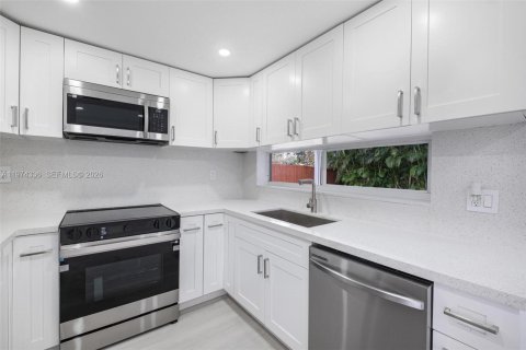 Купить виллу или дом в Холливуд, Флорида 4 спальни, 102.19м2, № 2036605 - фото 9