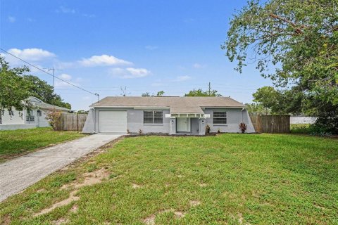 House in Spring Hill, Florida 3 bedrooms, 97.36 sq.m. № 2277883