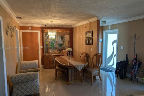 Villa ou maison à vendre à Miami, Floride: 3 chambres, 149.67 m2 № 1804383 - photo 16