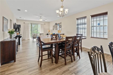 House in Orlando, Florida 3 bedrooms, 166.85 sq.m. № 1648860 - photo 10