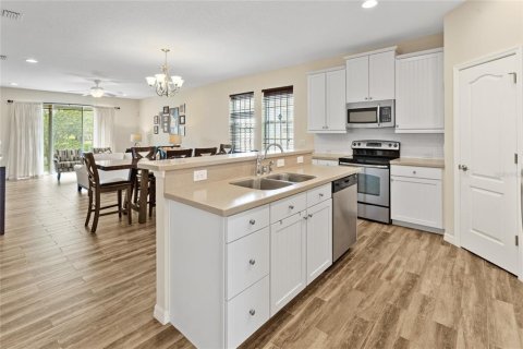 House in Orlando, Florida 3 bedrooms, 166.85 sq.m. № 1648860 - photo 6