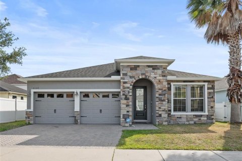 House in Orlando, Florida 3 bedrooms, 166.85 sq.m. № 1648860 - photo 1