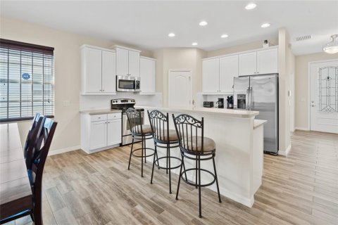 House in Orlando, Florida 3 bedrooms, 166.85 sq.m. № 1648860 - photo 8