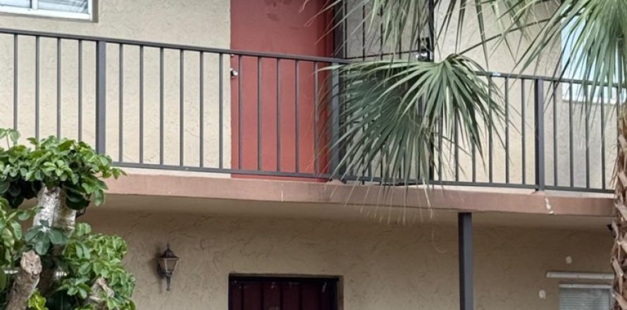 Condo in West Palm Beach, Florida, 2 bedrooms № 2245909
