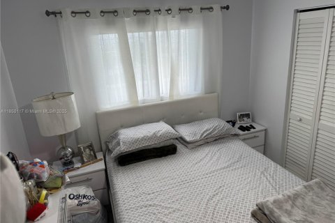 Condominio en venta en Miami Beach, Florida, 2 dormitorios, 75.62 m2 № 1857114 - foto 16