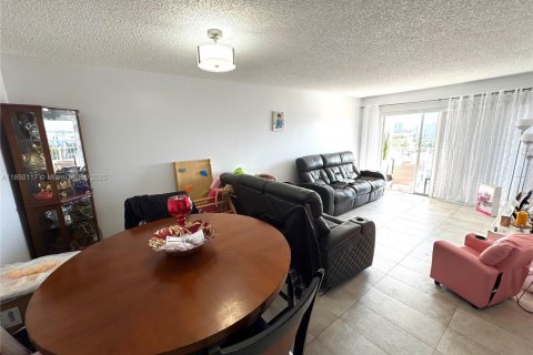 Condominio en venta en Miami Beach, Florida, 2 dormitorios, 75.62 m2 № 1857114 - foto 6