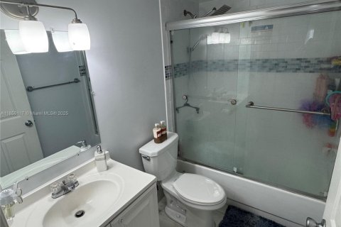 Condominio en venta en Miami Beach, Florida, 2 dormitorios, 75.62 m2 № 1857114 - foto 14