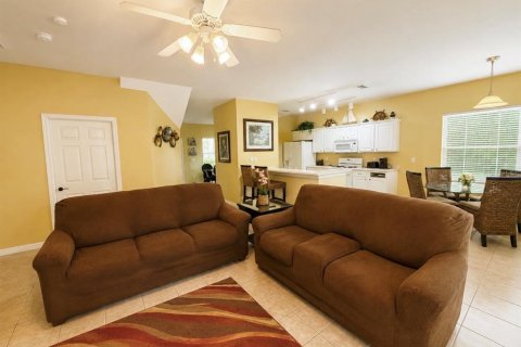 House in Kissimmee, Florida 5 bedrooms, 251.67 sq.m. № 2289939 - photo 8