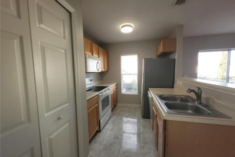 Touwnhouse à louer à Lakeland, Floride: 3 chambres, 164.53 m2 № 2115147 - photo 10
