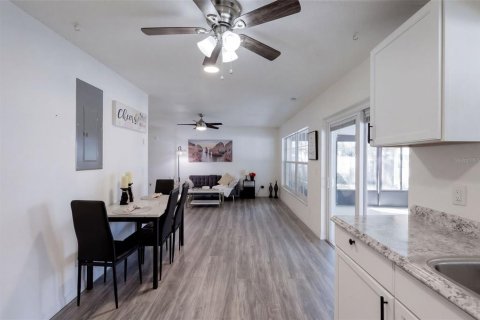 Villa ou maison à vendre à Orlando, Floride: 4 chambres, 128.67 m2 № 2419100 - photo 20