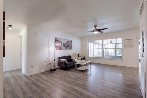 Villa ou maison à vendre à Orlando, Floride: 4 chambres, 128.67 m2 № 2419100 - photo 14