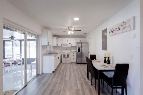 Villa ou maison à vendre à Orlando, Floride: 4 chambres, 128.67 m2 № 2419100 - photo 17