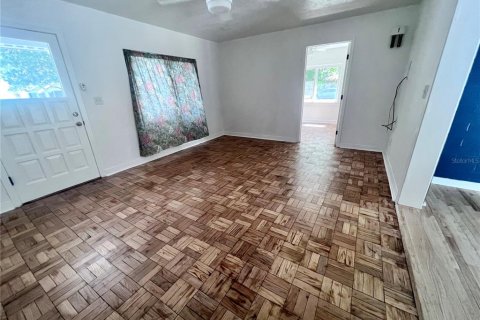 Снять в аренду виллу или дом в Гейнсвилл, Флорида 6 спален, 142.14м2, № 2100115 - фото 9