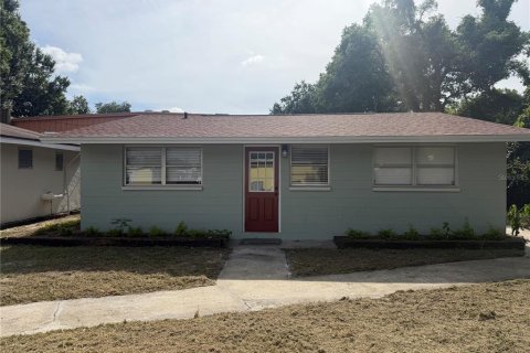 House in Tampa, Florida 3 bedrooms, 89.19 sq.m. № 2202824
