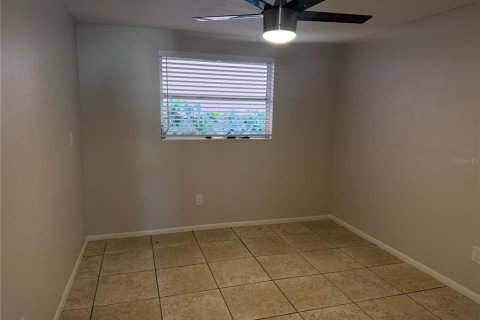 House in Tampa, Florida 3 bedrooms, 89.19 sq.m. № 2202824 - photo 4