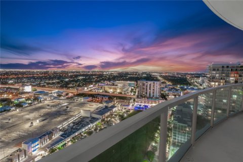 Купить кондоминиум в Майами, Флорида 2 спальни, 109.72м2, № 1956952 - фото 18