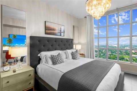 Купить кондоминиум в Майами, Флорида 2 спальни, 109.72м2, № 1956952 - фото 11