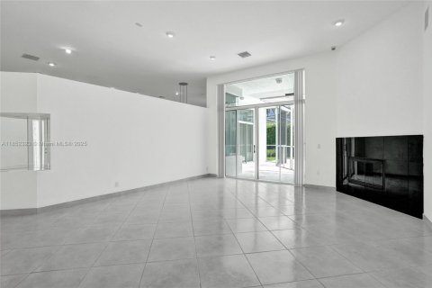 Casa en venta en Coral Springs, Florida, 5 dormitorios, 361.3 m2 № 1872431 - foto 7