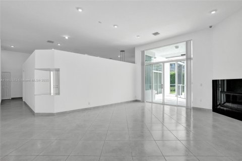 Casa en venta en Coral Springs, Florida, 5 dormitorios, 361.3 m2 № 1872431 - foto 8