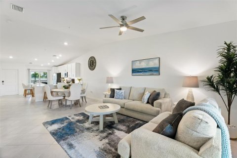 Copropriété à vendre à Punta Gorda, Floride: 2 chambres, 132.11 m2 № 2151270 - photo 6