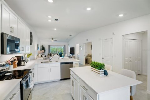 Copropriété à vendre à Punta Gorda, Floride: 2 chambres, 132.11 m2 № 2151270 - photo 13