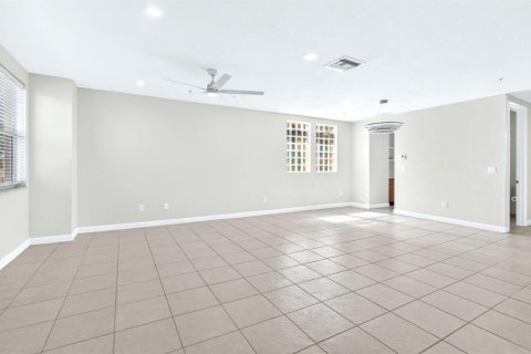 Touwnhouse à vendre à West Palm Beach, Floride: 4 chambres, 212.28 m2 № 2432856 - photo 16