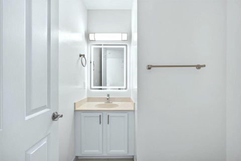 Touwnhouse à vendre à West Palm Beach, Floride: 4 chambres, 212.28 m2 № 2432856 - photo 15