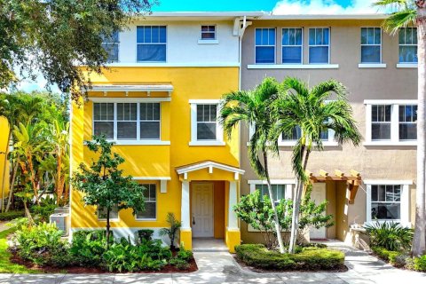 Touwnhouse à West Palm Beach, Floride 4 chambres, 212.28 m2 № 2432856