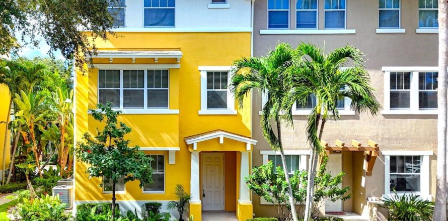 Touwnhouse à West Palm Beach, Floride 4 chambres, 212.28 m2 № 2432856