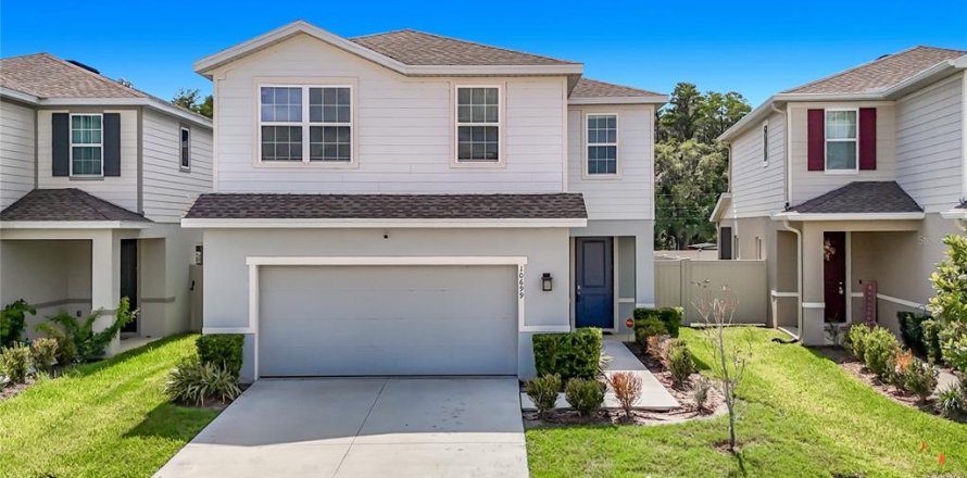Casa en Land O' Lakes, Florida 4 dormitorios, 190.08 m2 № 2201402