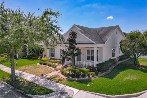 House in Orlando, Florida 5 bedrooms, 267 sq.m. № 1895016 - photo 1