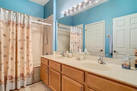 House in Orlando, Florida 5 bedrooms, 267 sq.m. № 1895016 - photo 17