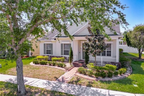 House in Orlando, Florida 5 bedrooms, 267 sq.m. № 1895016 - photo 2