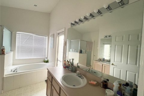 House in Kissimmee, Florida 4 bedrooms, 163.51 sq.m. № 1519999 - photo 16