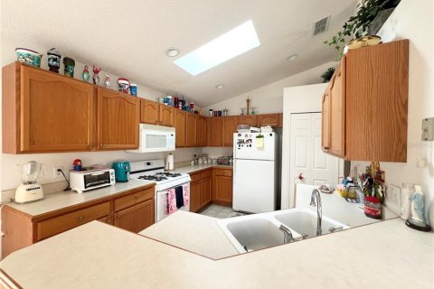 House in Kissimmee, Florida 4 bedrooms, 163.51 sq.m. № 1519999 - photo 9
